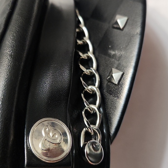 Disney Parks Cruela Devil Faux Leather Silver Stud Chain Newsboy Cap - Picture 4 of 9